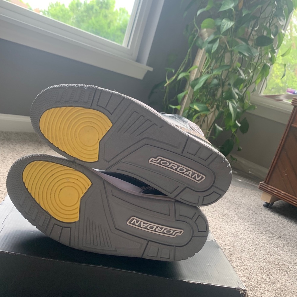 Jordan retro 3 Oregon size 9 - Picture 6 of 8